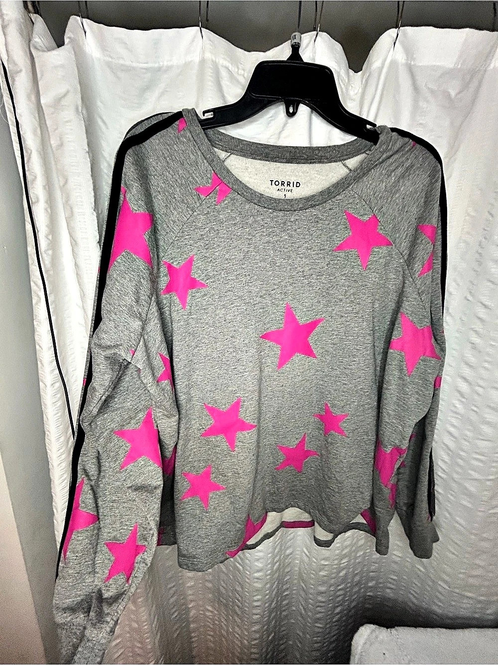 Torrid Womens Plus Size 1 Grey Long Sleeve Crew Neck Sweatshirt W Pink Stars